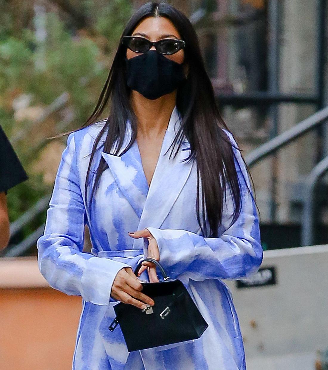 Kourtney Kardashian w masce