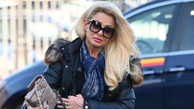 Pieniądze zniknęły z jej konta. Tak oszuści przejęli telefon Aldony Orman. To wystarczyło