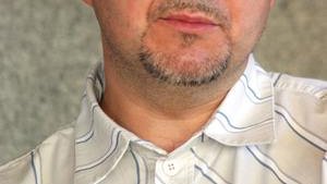 Sara May ma za duży biust