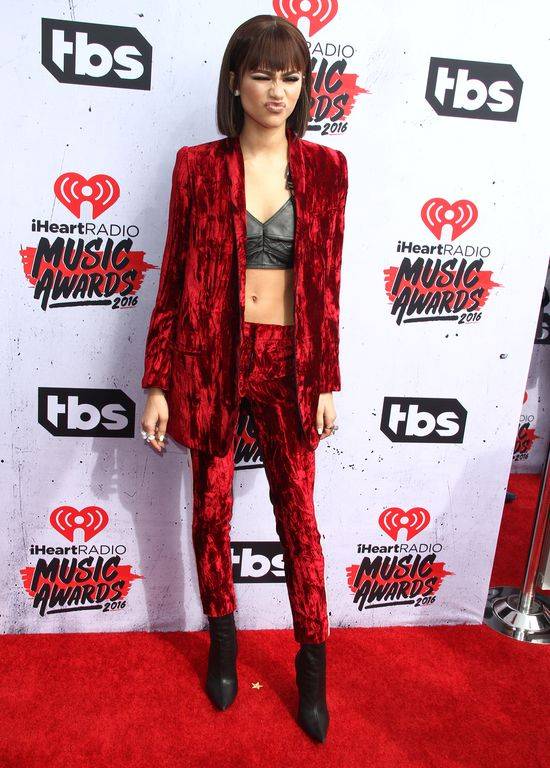 Rozdanie nagród iHeartRadio – 03.04.2016