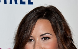 Demi Lovato – więcej tapety już nie mogła nałożyć? (FOTO)