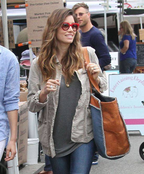 Jessica Biel robi zakupy na targu