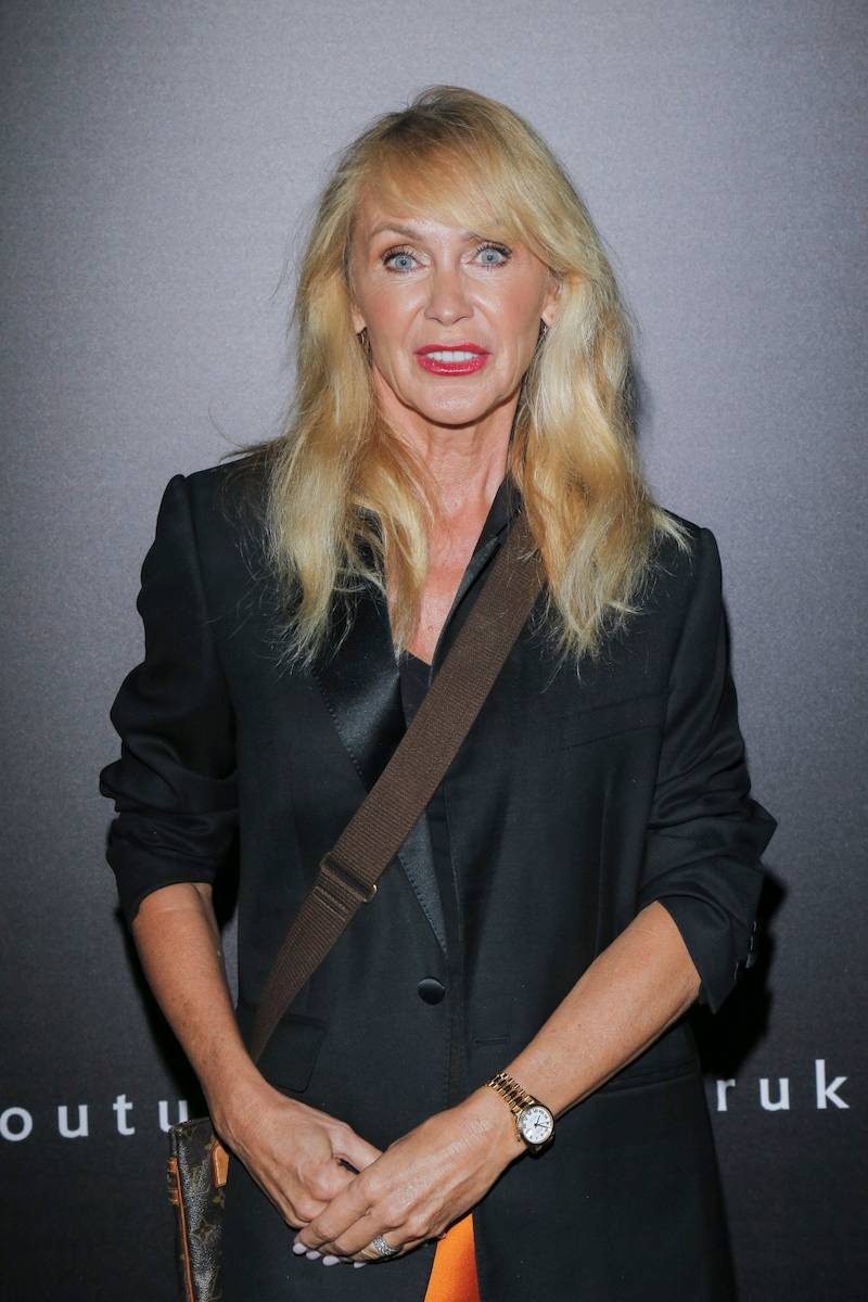 Gwiazdy na pokazie biżuterii. Natalia Szroeder odsłania brzuch, Beata Ścibakówna z córką Helenką…