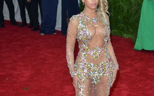 Pewien internauta wystylizował się na Kim i Beyonce