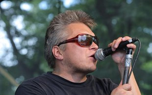 Muniek Staszczyk zwraca pieniądze za skandaliczny występ