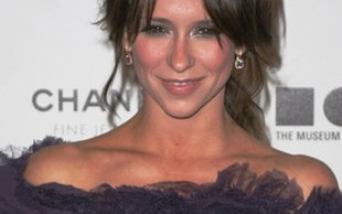 Jennifer Love Hewitt chyba nie spała poprzedniej nocy (FOTO)