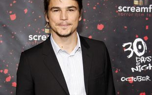 Hartnett nie jest z Rihanną