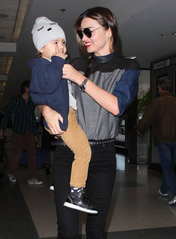 Flynn Bloom z mamą i tatą