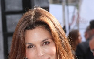 Lekarze: Twarz Cindy Crawford pełna jest wypełniaczy