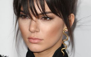 Dlaczego Kendall Jenner i Scott Disick trzymają się za ręce?