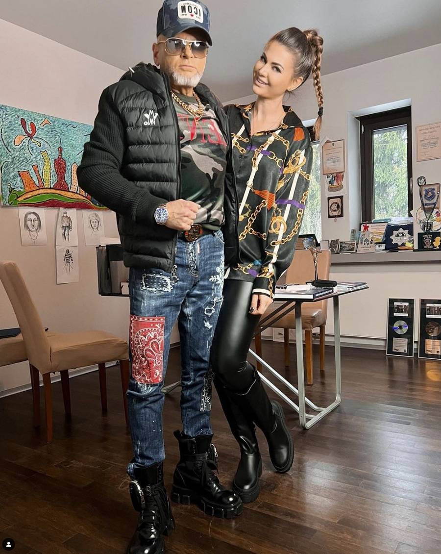 Jak mieszkają Rutkowscy? Własny helikopter, basen, salon samochodowy przed domem i ogromny ogród!