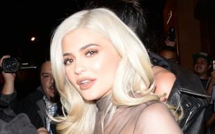 Ostatnie selfie Kylie Jenner poraża (Instagram)