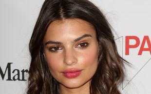 Emily Ratajkowski musi nauczyć się pozować na ściance (FOTO)