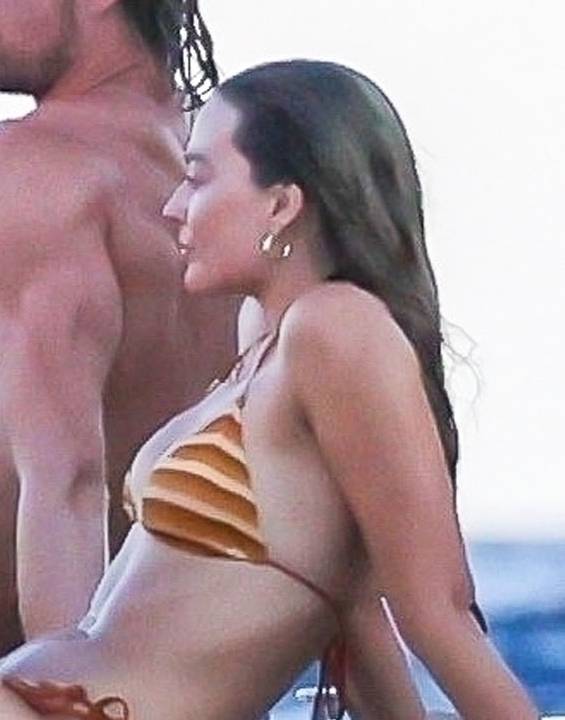 Margot Robbie i Rami Malek na wakacjach u wybrzeża Fuaventury (ZDJĘCIA)