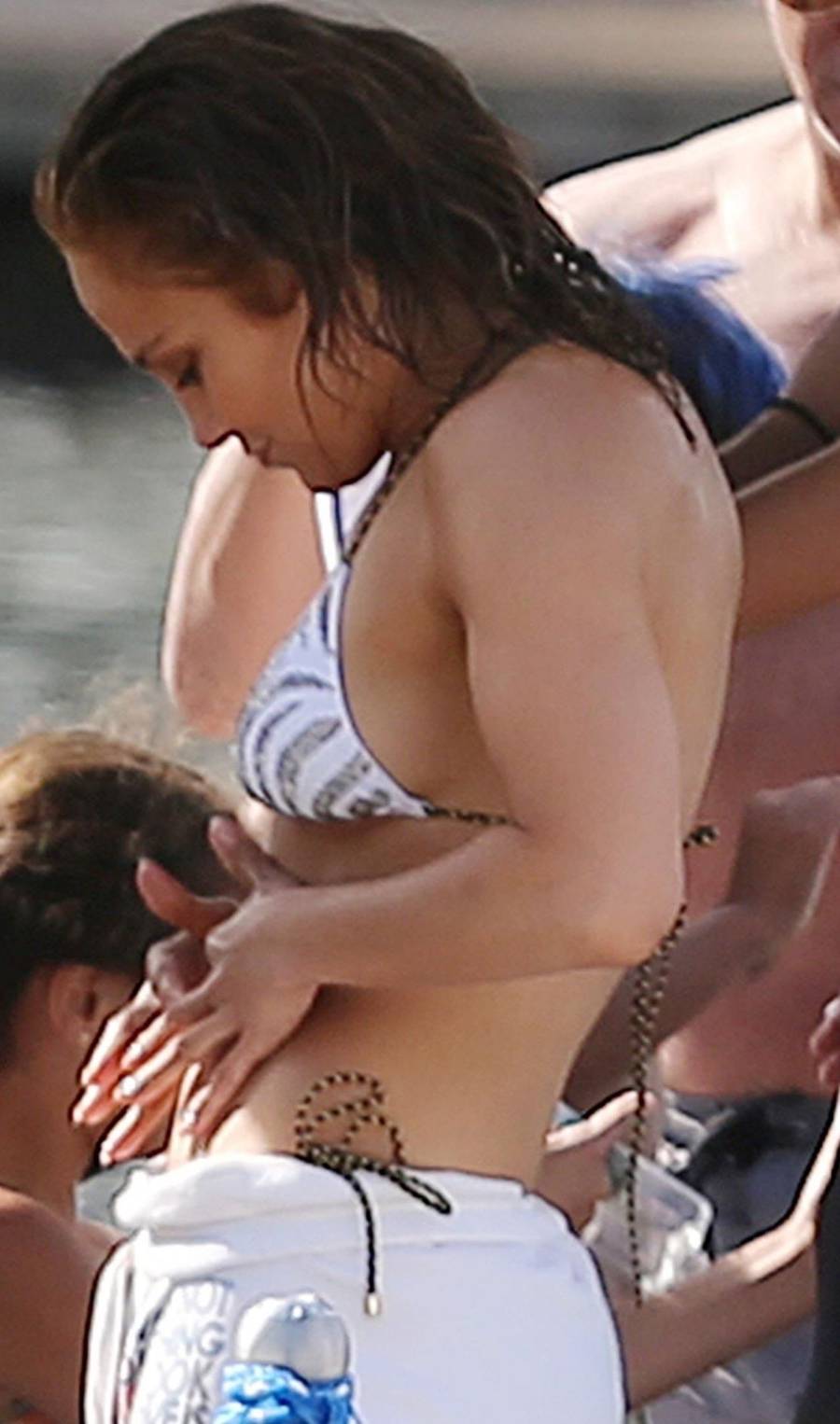 Jennifer Lopez bez push-upa i Photoshopa – tak wygląda NAPRAWDĘ