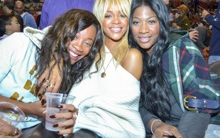 Rihanna śpi w czasie pracy