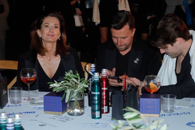 Pokaz Paprocki & Brzozowski. Rozenek-Majdan, Kożuchowska w prześwitujących kreacjach