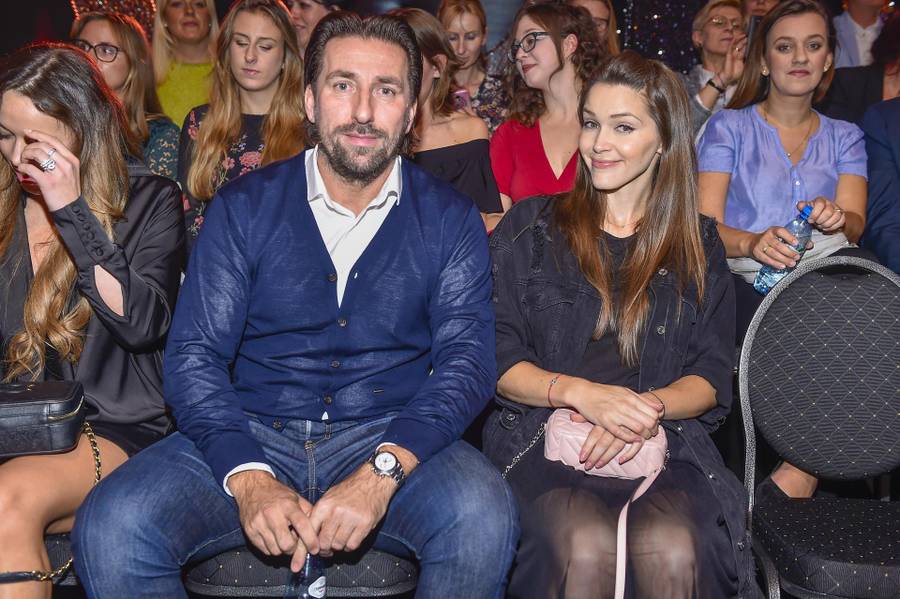 Plejada gwiazd z okazji 100 odcinka Tańca z Gwiazdami. Zamyślona Little Monster wspiera w studiu Damiana Kordasa