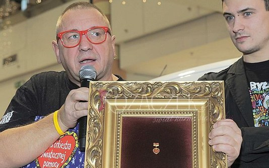 Damięcki dał samochód na Orkiestrę (FOTO)