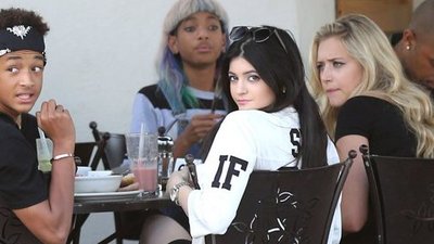 Smithowie zabronili dzieciom spotykać się z Jennerkami?