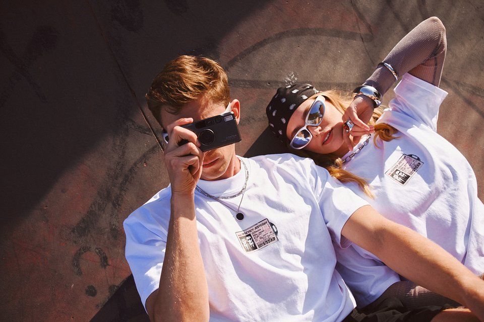 Allegro odpowiada na ten trend limitowaną kolekcją zaprojektowaną przez artystów