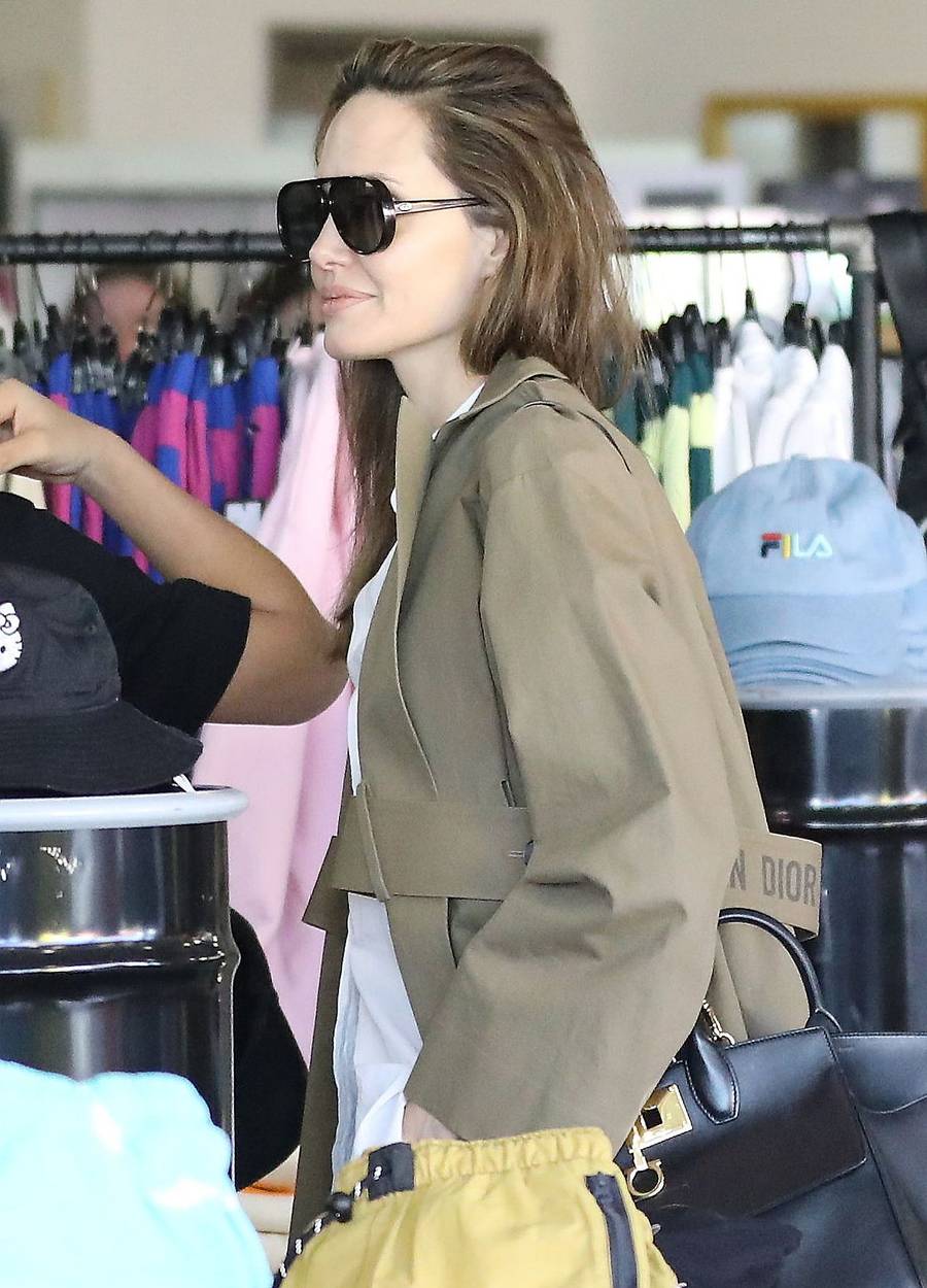 Angelina Jolie na bardzo DROGICH zakupach z Paxem (ZDJĘCIA)