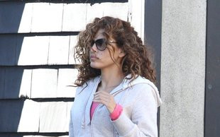 Eva Mendes – fryzura jak z lat 80. (FOTO)