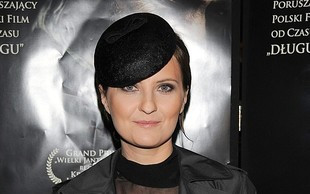 Polska aktorka świeci biustonoszem (FOTO)