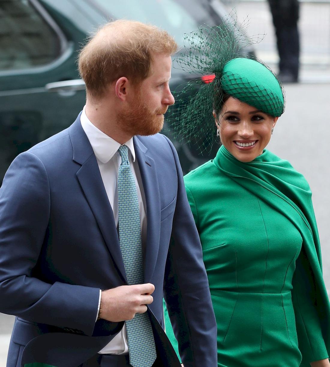 Książę Harry i Meghan Markle na wystąpieniu publicznym.