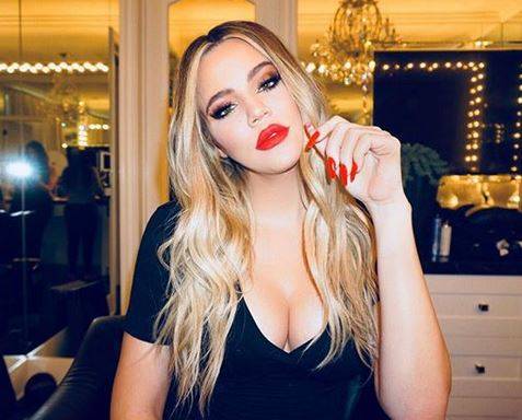 Co się stało z twarzą Khloe Kardashian? To zdjęcie PRZERAZIŁO fanów