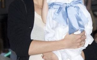 Suri Cruise uczy się aktorstwa