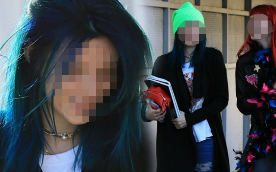 Przefarbowała włosy na turkus – pasują do niej? (FOTO)