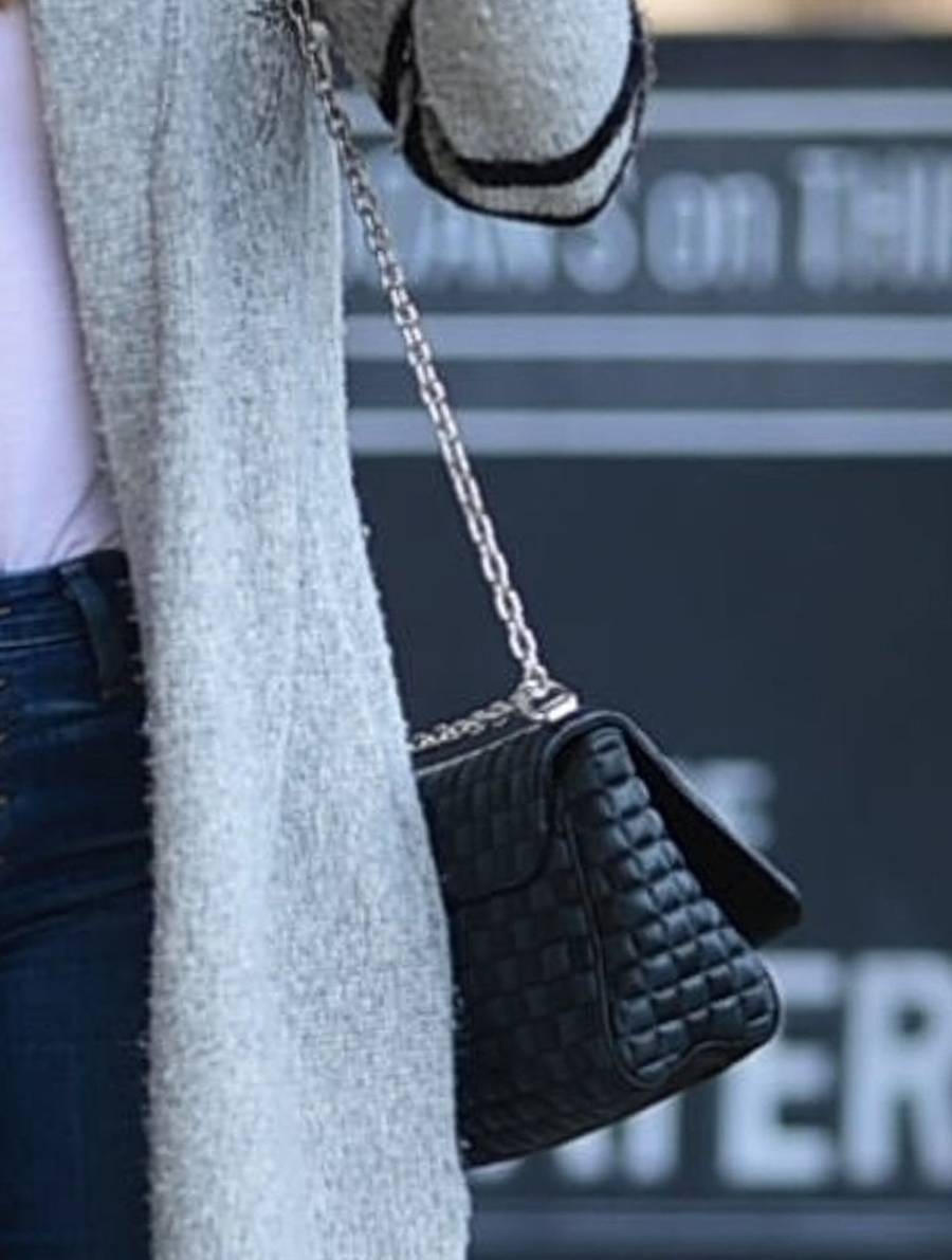 Styl Jessiki Biel – ulubione dodatki i must have każdej stylówki