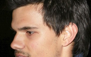 Taylor Lautner zapuścił wąsik (FOTO)