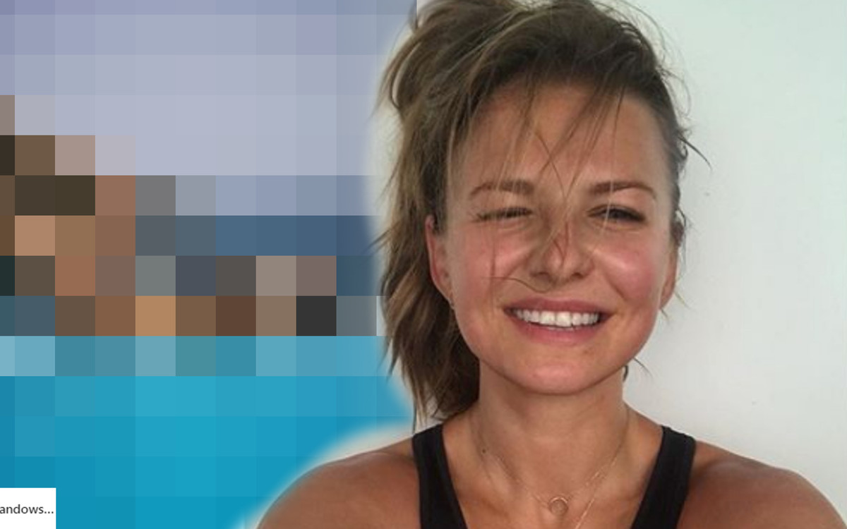 Lewandowska leży plackiem i WCIĄGA brzuch!