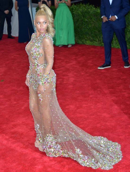 Co robią gwiazdy, że mają takie ciała?