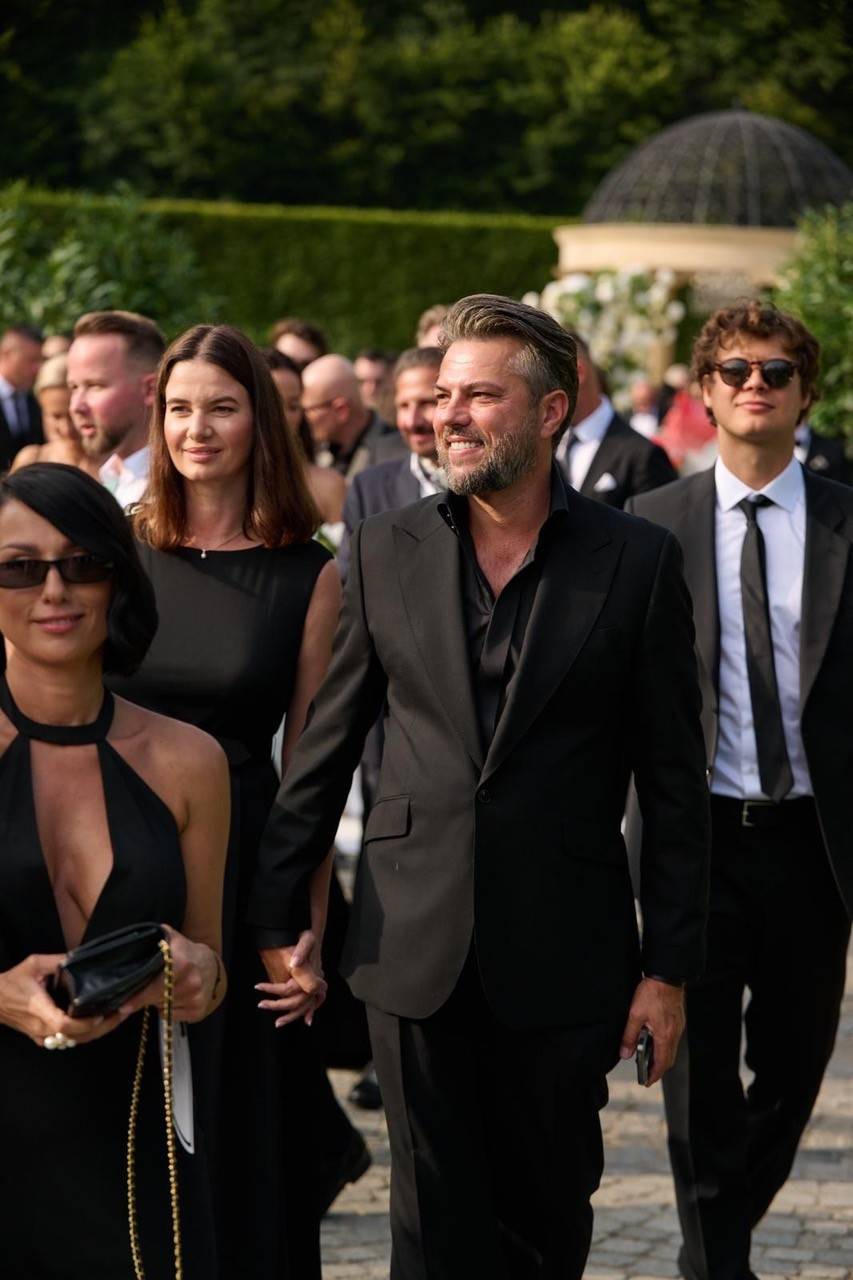 TYLKO U NAS! Gwiazdy balują na ślubie dentystki: Steczkowska, Janiak, Zdrójkowski, Dubiel, Jacyków, Kochanek, Wesołowski..