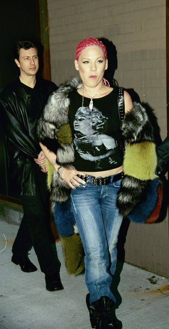 KICZ! Tak ubierały się gwiazdy 15 lat temu!