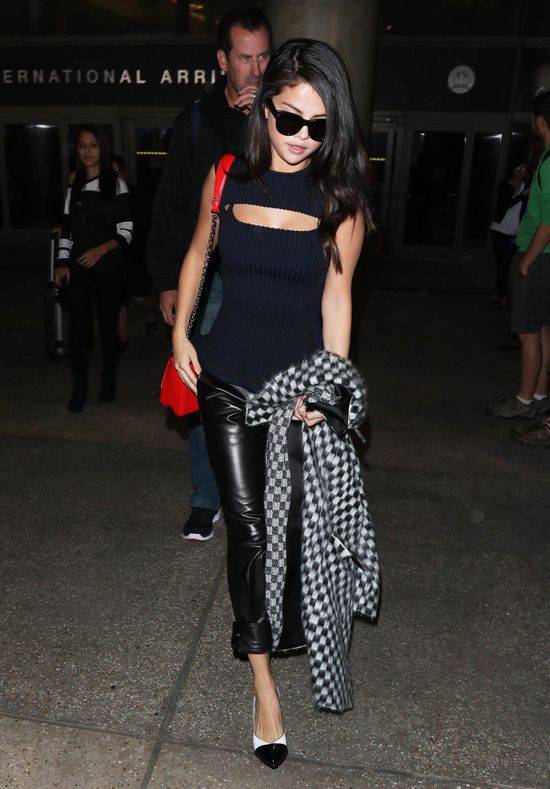 Ile waży Selena Gomez?