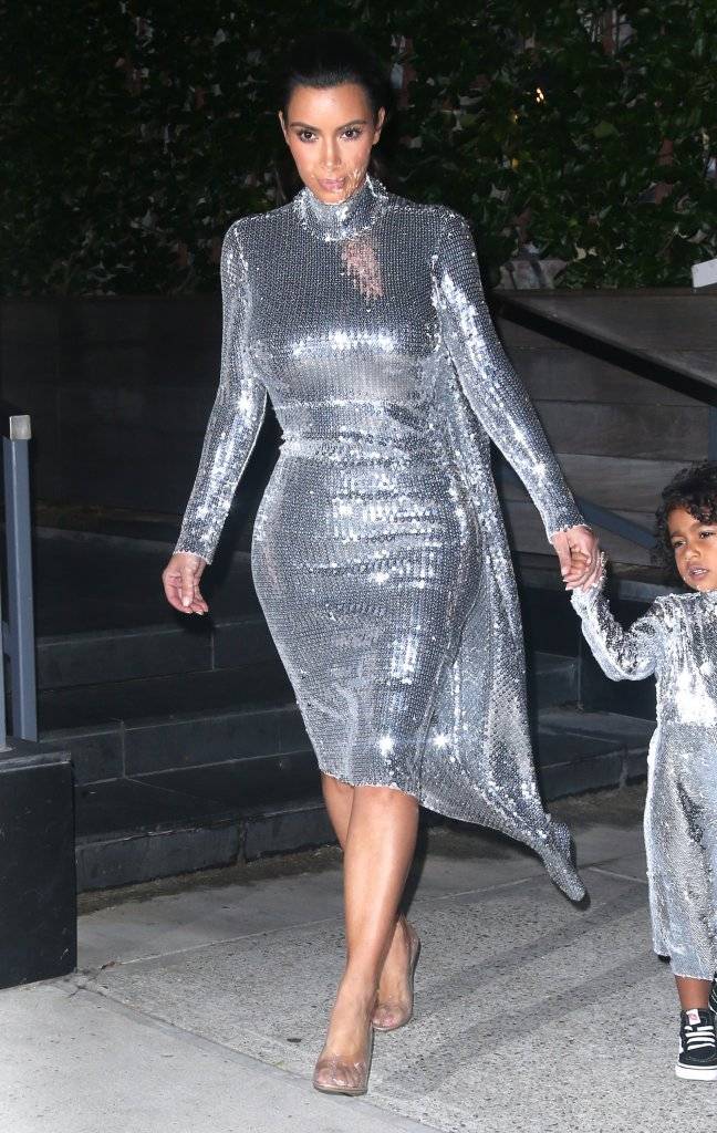 WOW! Kim Kardashian schudła i teraz chwali się ciałem