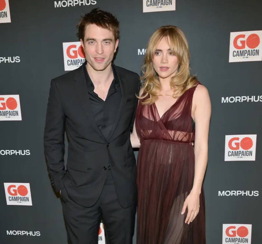 Pattinson i Waterhouse na spacerze z córeczką. Widok tak słodki, że nie musicie dziś już słodzić kawy (ZDJĘCIA)