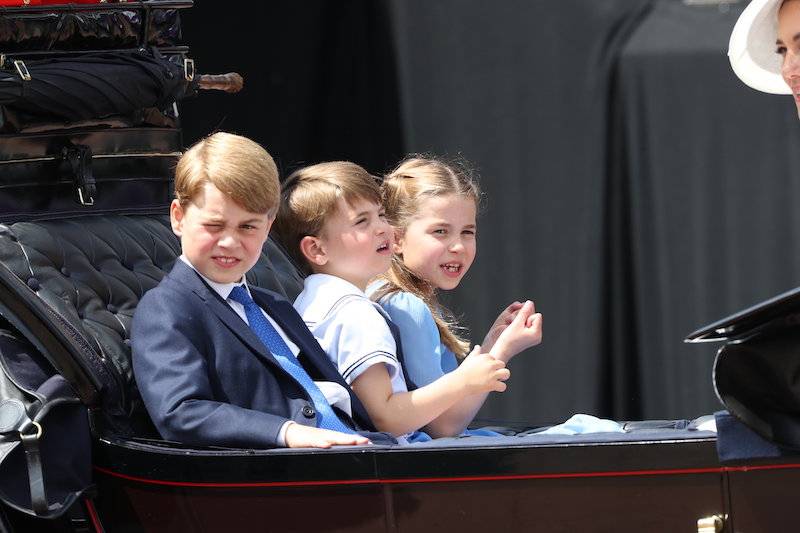 Platynowy Jubileusz 2022 Królowej Elżbiety. Pojawiła się Kate z dziećmi, a gdzie Meghan i Harry?