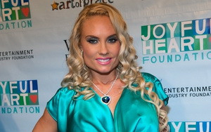 Kto robi poduszki dla dziecka ze swoich piersi? (FOTO)