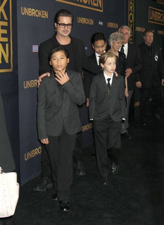 Brad Pitt z dziećmi na premierze Unbroken