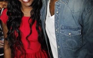 Azealia Banks pali prezerwatywę jak cygaro (FOTO)