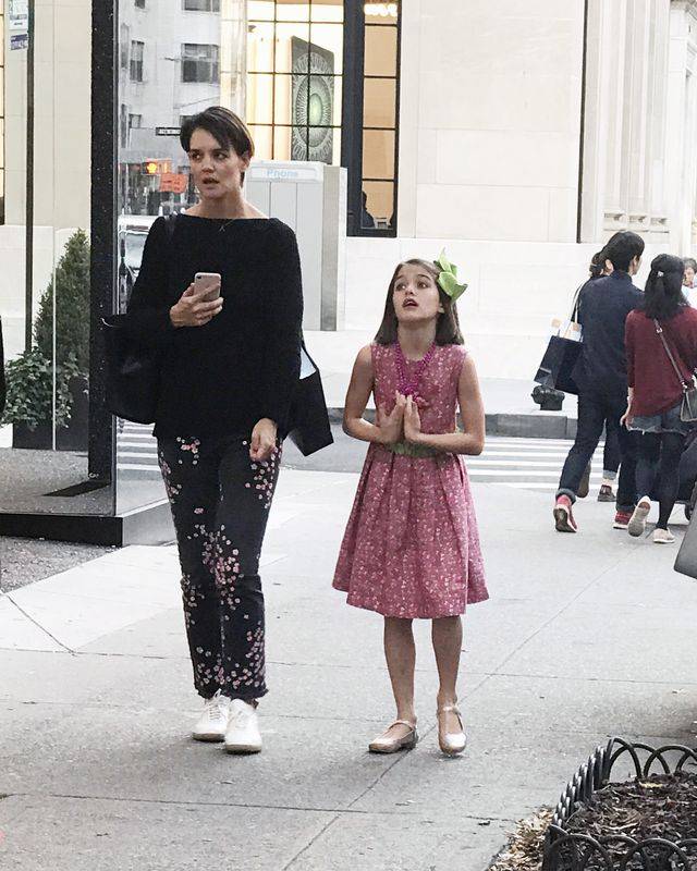 Katie Holmes w krótkich włosach