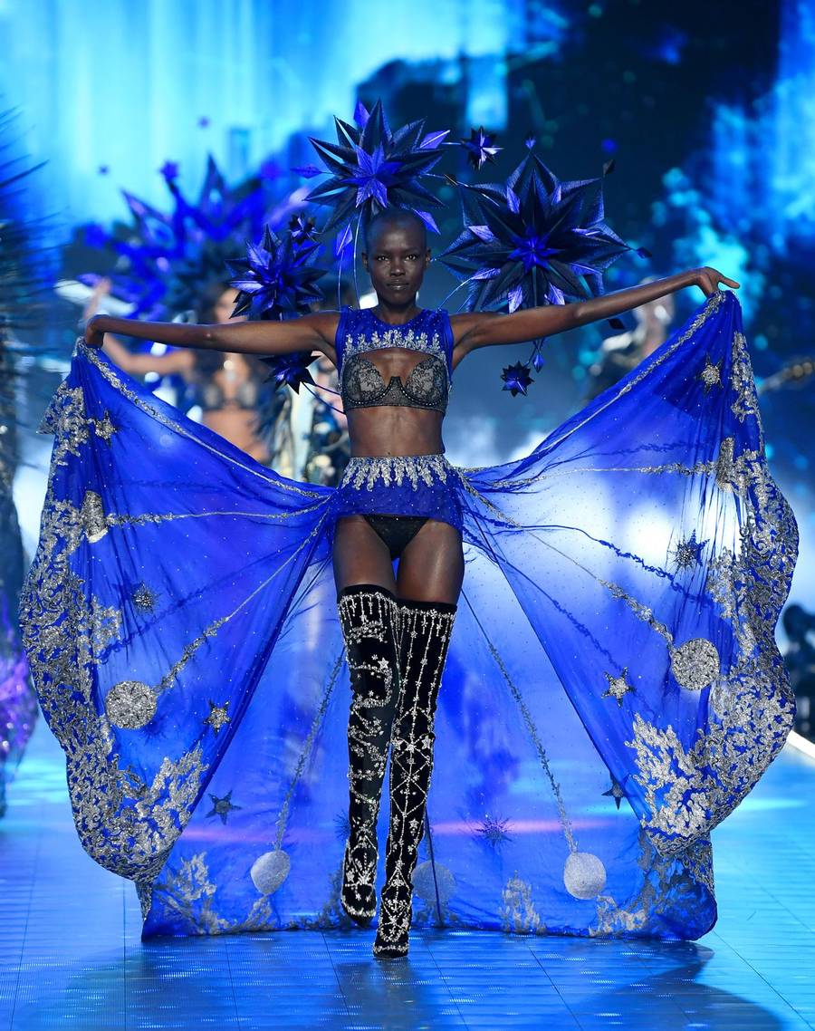 Jeszcze WIĘCEJ zdjęć z Victoria’s Secret Fashion Show 2018