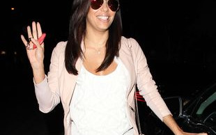 Co tak bawi Evę Longorię? (FOTO)