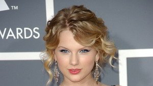 Taylor Swift po raz kolejny padła ofiarą Photoshopa (FOTO)