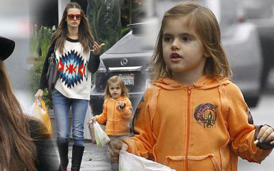 Córka Alessandry Ambrosio jest jak kopia mamy (FOTO)